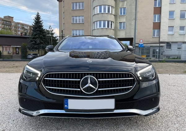 Mercedes-Benz Klasa E cena 159000 przebieg: 73988, rok produkcji 2020 z Piaseczno małe 352